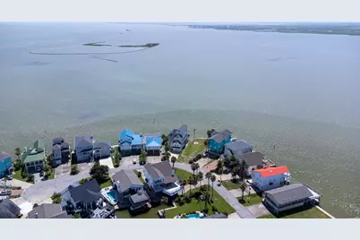 135 Isles End Road, Tiki Island, TX 77554 - Photo 6