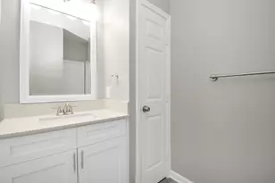 2222 Maroneal St, Houston, TX 77030 - Photo 10