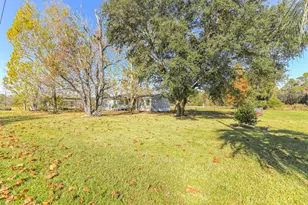 18 County Rd 2236, Cleveland, TX 77327 - Photo 2