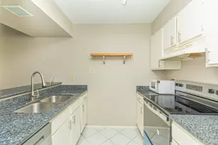 7128 N Holiday Dr, Galveston, TX 77550 - Photo 18
