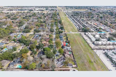 7919 Twin Hills Drive, Houston, TX 77071 - Photo 18