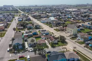 5721 Sylvia Dr, Galveston, TX 77551 - Photo 32