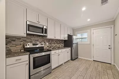 5721 Sylvia Drive, Galveston, TX 77551 - Photo 8