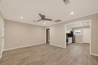 5721 Sylvia Drive, Galveston, TX 77551 - Photo 6