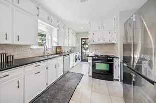 1402 Vassar St, Houston, TX 77006 - Photo 12