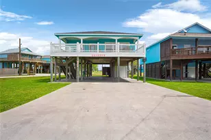 988 Gulf Rd, Crystal Beach, TX 77650 - Photo 1