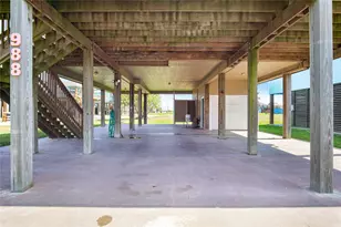 988 Gulf Rd, Crystal Beach, TX 77650 - Photo 34
