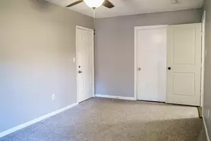 5211 Myrtlewood St, Houston, TX 77033 - Photo 6