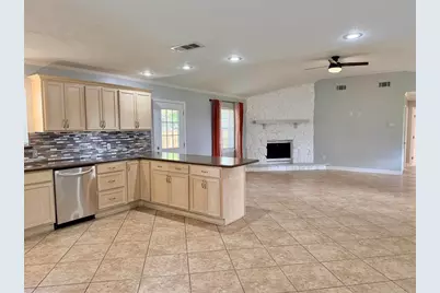 214 North Lake, Winnie, TX 77665 - Photo 12