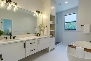 5819 Outer Banks St, Houston, TX 77091 - Photo 14