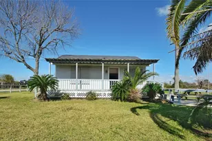 436 9th St, San Leon, TX 77539 - Photo 4