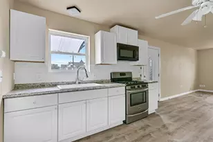 2324 Ave P, Galveston, TX 77550 - Photo 8