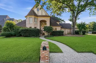 5819 Rocky Brook Dr, Houston, TX 77345 - Photo 2