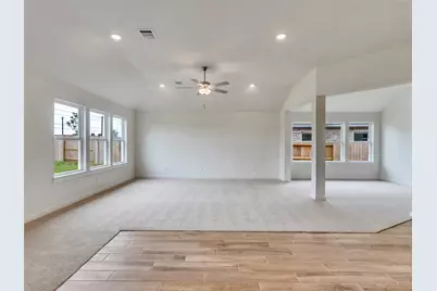 3222 Emerald Hills Drive, Angleton, TX 77515 - Photo 4