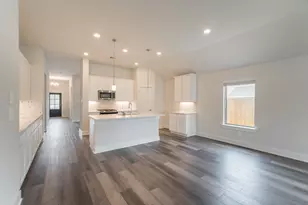 10289 S Goshawk Trl, Conroe, TX 77385 - Photo 18