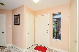 6039 Lark Haven Ln, Houston, TX 77085 - Photo 4