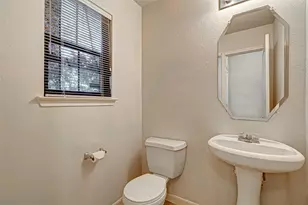 2642 Skyview Trace Ct, Houston, TX 77047 - Photo 16