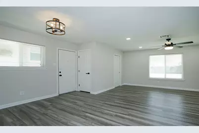11058 Vailview Drive, Houston, TX 77016 - Photo 6