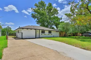 11058 Vailview Dr, Houston, TX 77016 - Photo 2