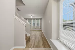 71 S Burberry Park Cir, The Woodlands, TX 77382 - Photo 6