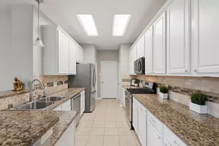 71 S Burberry Park Cir, The Woodlands, TX 77382 - Photo 12