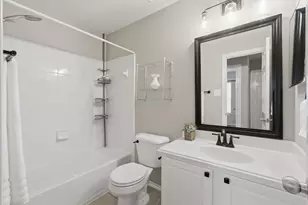 71 S Burberry Park Cir, The Woodlands, TX 77382 - Photo 20