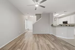71 S Burberry Park Cir, The Woodlands, TX 77382 - Photo 10