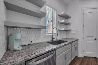 6038 Leeward Island Drive, Conroe, TX 77304 - Photo 10