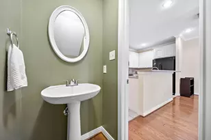 90 McGowen St, Houston, TX 77006 - Photo 12