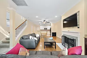 90 McGowen St, Houston, TX 77006 - Photo 4