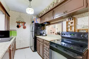 1202 Hunter Dr, Texas City, TX 77590 - Photo 16