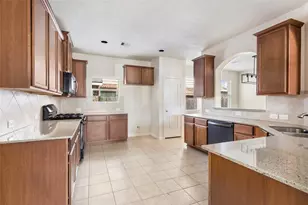 13602 Kodiak Brown Bear St, Crosby, TX 77532 - Photo 10