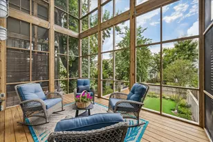 530 W 26th St, Houston, TX 77008 - Photo 1