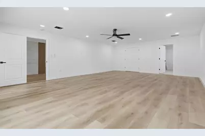 4829 Willowbend Boulevard, Houston, TX 77035 - Photo 10