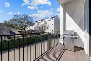 1010 W 24th St, Houston, TX 77008 - Photo 16