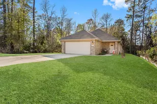 15120 Arrowhead Loop E, Willis, TX 77378 - Photo 2
