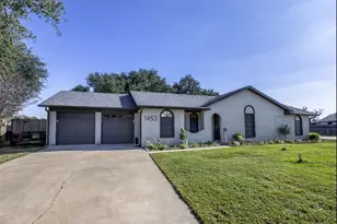 1453 Pin Oak Dr, Bellville, TX 77418 - Photo 1