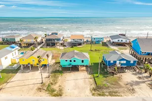 411 Seashell Dr, Surfside Beach, TX 77541 - Photo 2