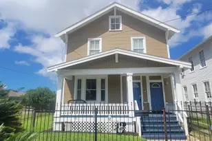 2223 35th St, Galveston, TX 77550 - Photo 1