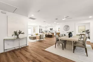 5207 Hummingbird St, Houston, TX 77035 - Photo 2