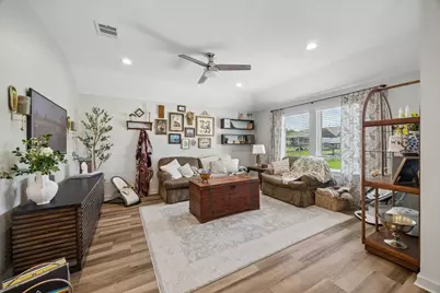 334 Lakeway Circle, Anahuac, TX 77514 - Photo 6