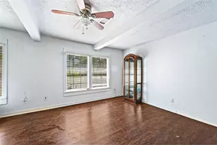 117 Pecan Dr, Baytown, TX 77520 - Photo 2