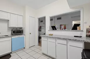 2100 Tanglewilde St, Houston, TX 77063 - Photo 10
