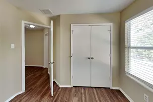 8915 Chisholm Wood Ln, Houston, TX 77075 - Photo 18