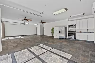 2727 E Bayshore Drive, Dickinson, TX 77539 - Photo 32