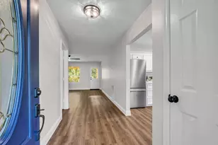 5945 Sinclair Dr, Montgomery, TX 77316 - Photo 2
