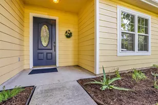 5945 Sinclair Dr, Montgomery, TX 77316 - Photo 2
