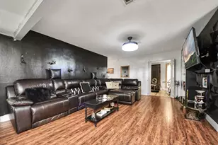 3901 Jeanetta St, Houston, TX 77063 - Photo 12