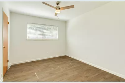 521 Sycamore Street, Lake Jackson, TX 77566 - Photo 30