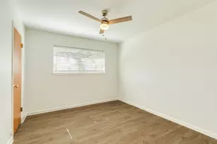 521 Sycamore St, Lake Jackson, TX 77566 - Photo 30